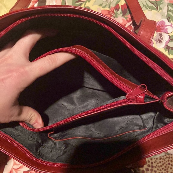 Angelo gorgeous red great quality/condition purse - Picture 9 of 14